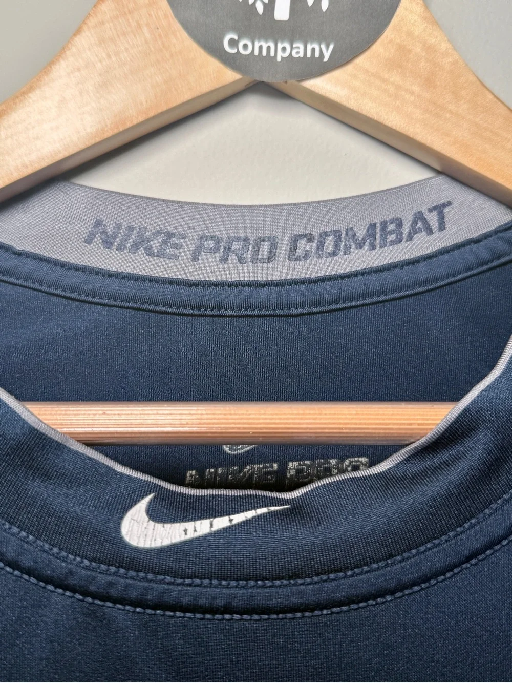 Nike Men’s Long Sleeve Performance Top in Navy Blue